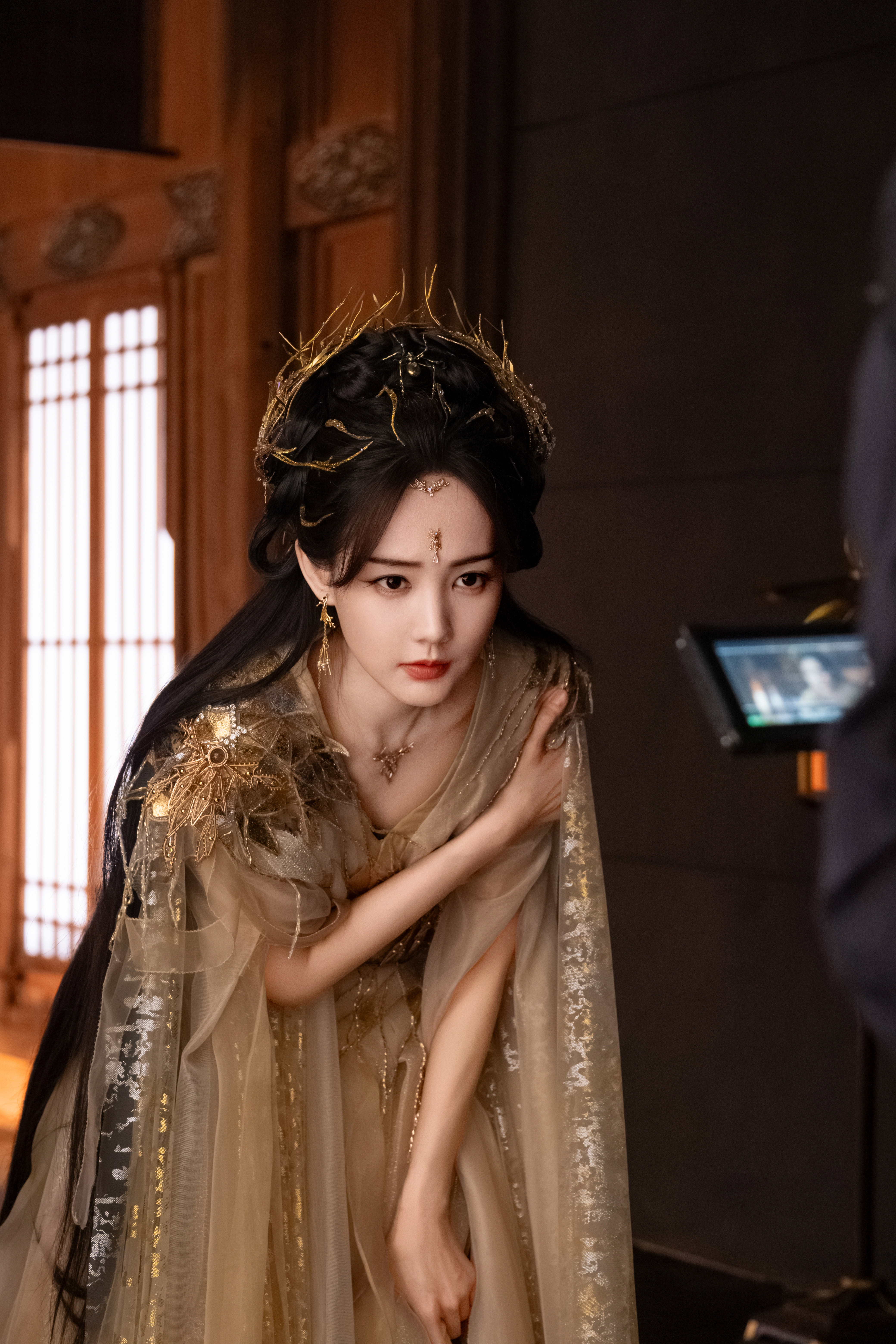 这套好漂亮！！！金灿灿的✨✨✨李一桐《天地剑心》清瞳