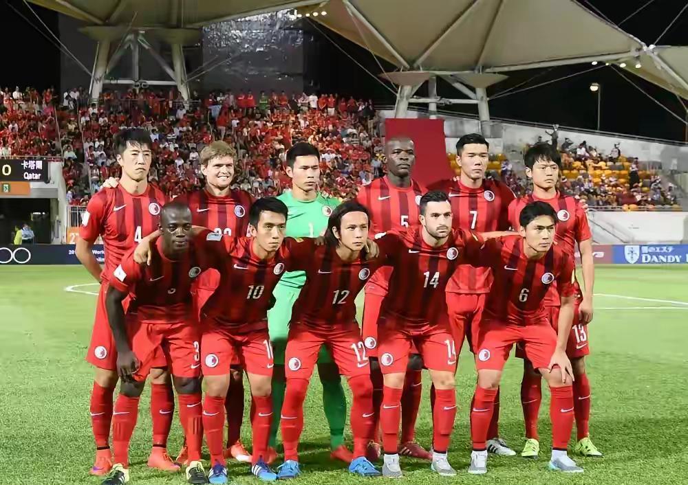 连踢中国香港队都费劲，中国男足真是脸都不要了。中国香港主帅表示：目前有中超，中甲