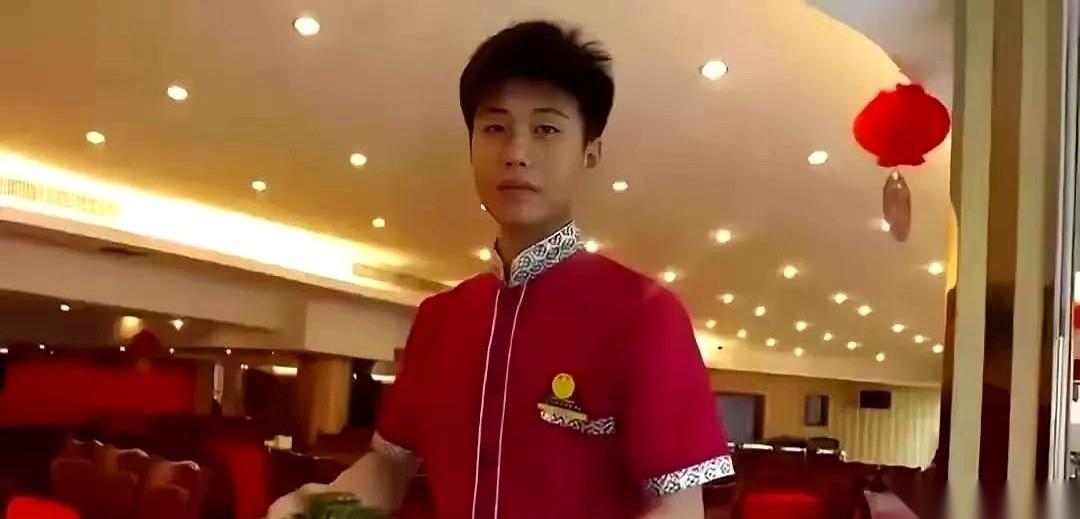 世界上最硬核的“走后门”，也就是这样了吧？花1800块钱月薪雇个刚高考完的孩子