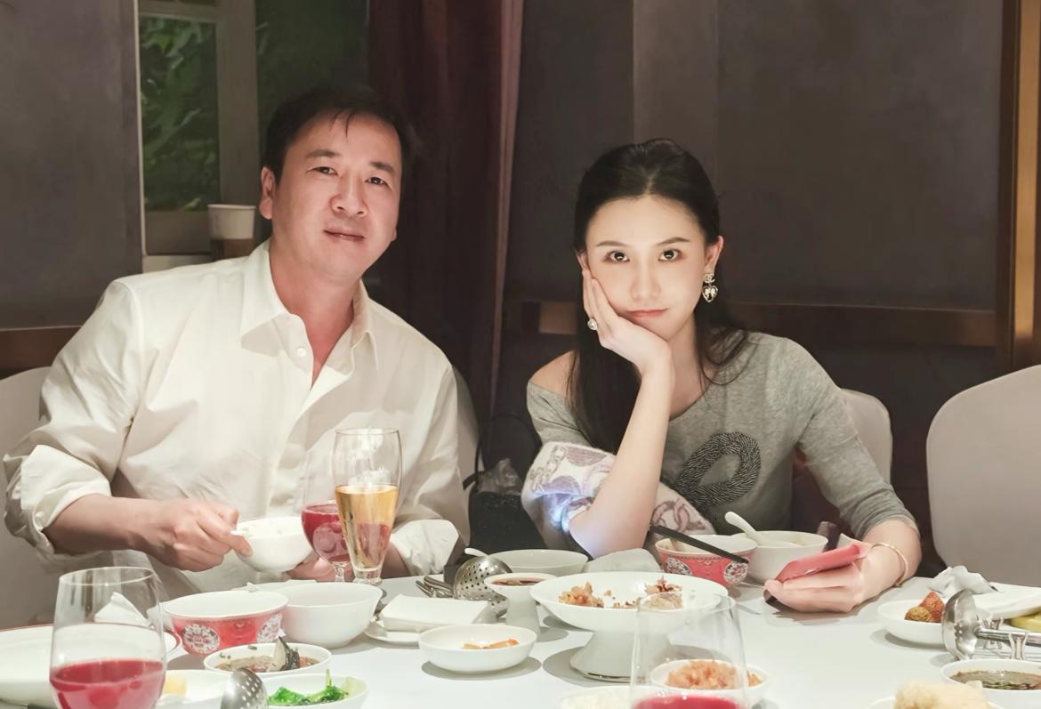 杨钰莹这次算是“报仇”了，而且丝毫没有伤及到自己，也没有提及自己。果然，岗岗的