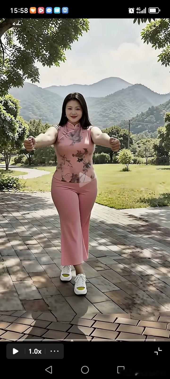 “绿树阴中见，红妆立道边”，此画面美极。想象葱郁绿树荫里，忽见一位红妆佳人立于道
