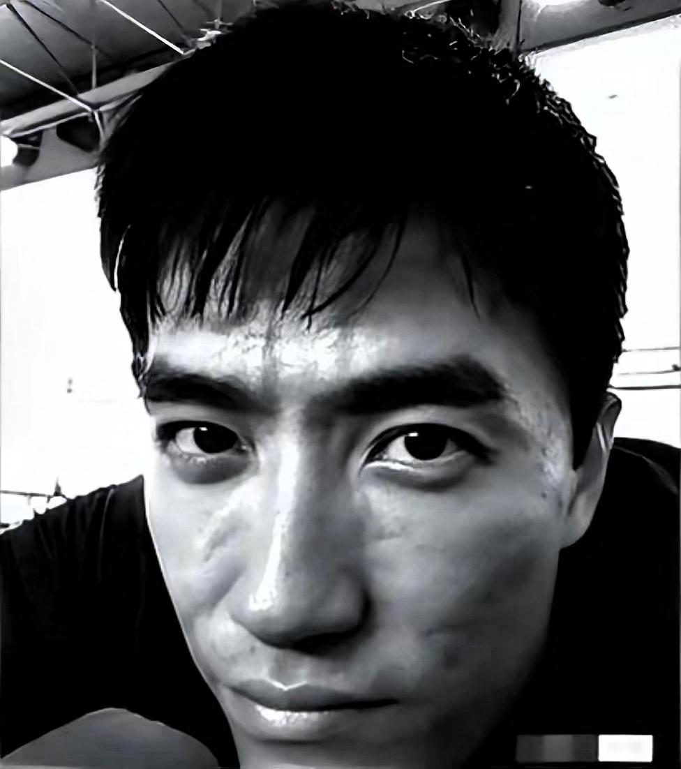 我问我爸，刘翔要是走李娜或者姚明的路，能成功吗？我爸摇头说，不是人不行，是他的