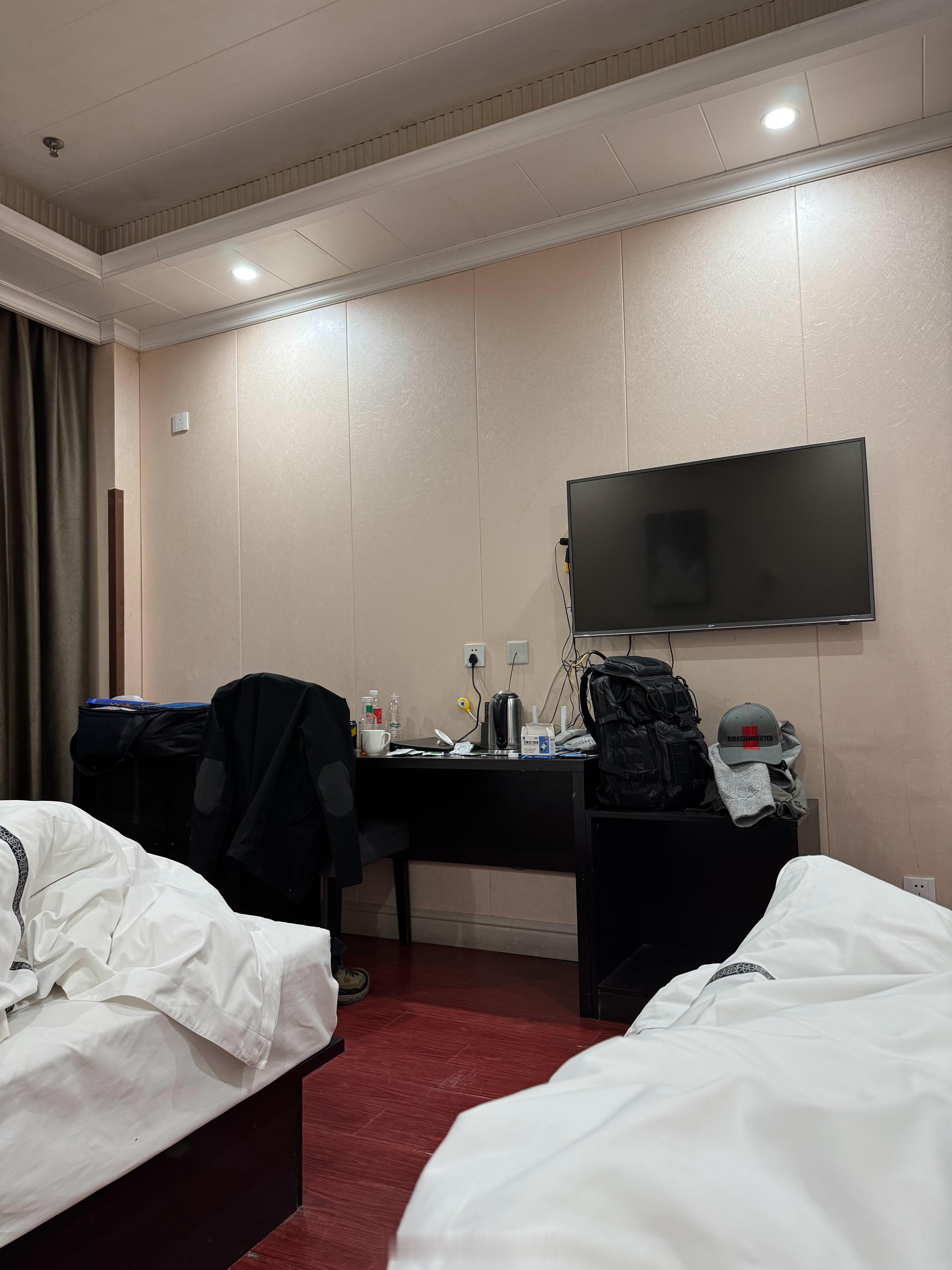 一张图证明我来过这里尼玛大酒店！店如其名！尼玛！480一晚，酒店空调不暖，毛巾都