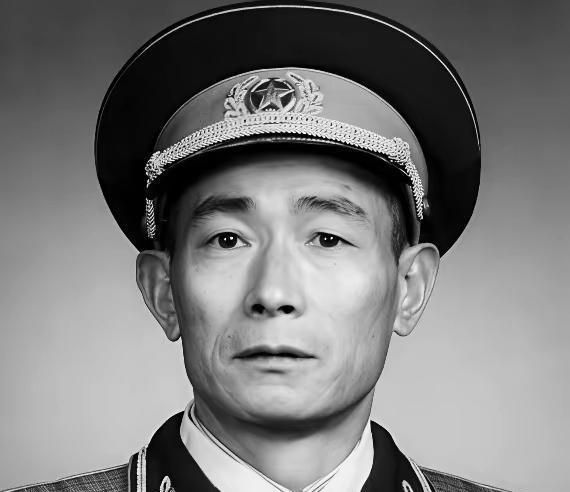 1937年，陈赓把386旅772团1营营长找来，对他说，要升他当团长，营长大喜，