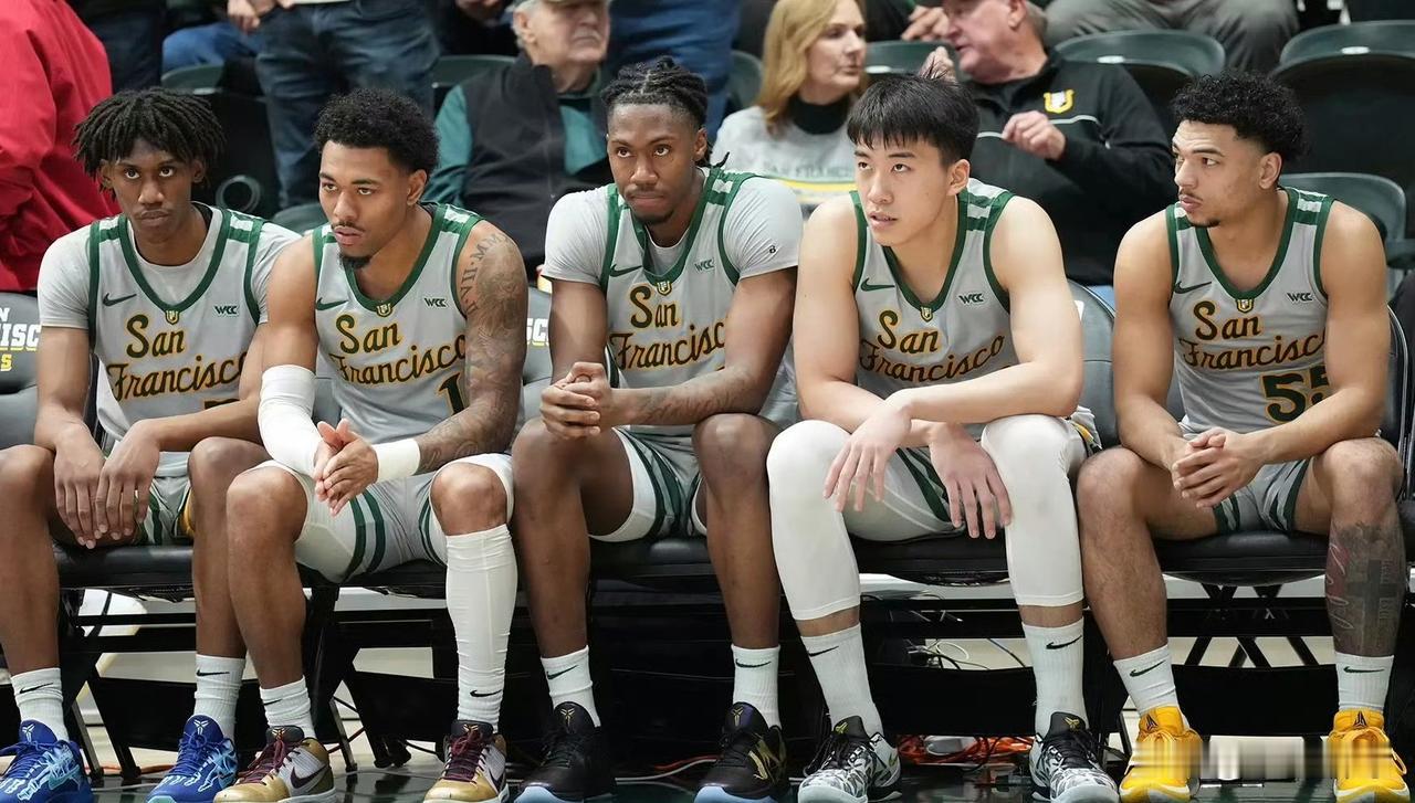 王俊杰官宣将加盟CBA球队，曝出广东男篮率先抛出橄榄枝签约费高达8位数！王俊杰在