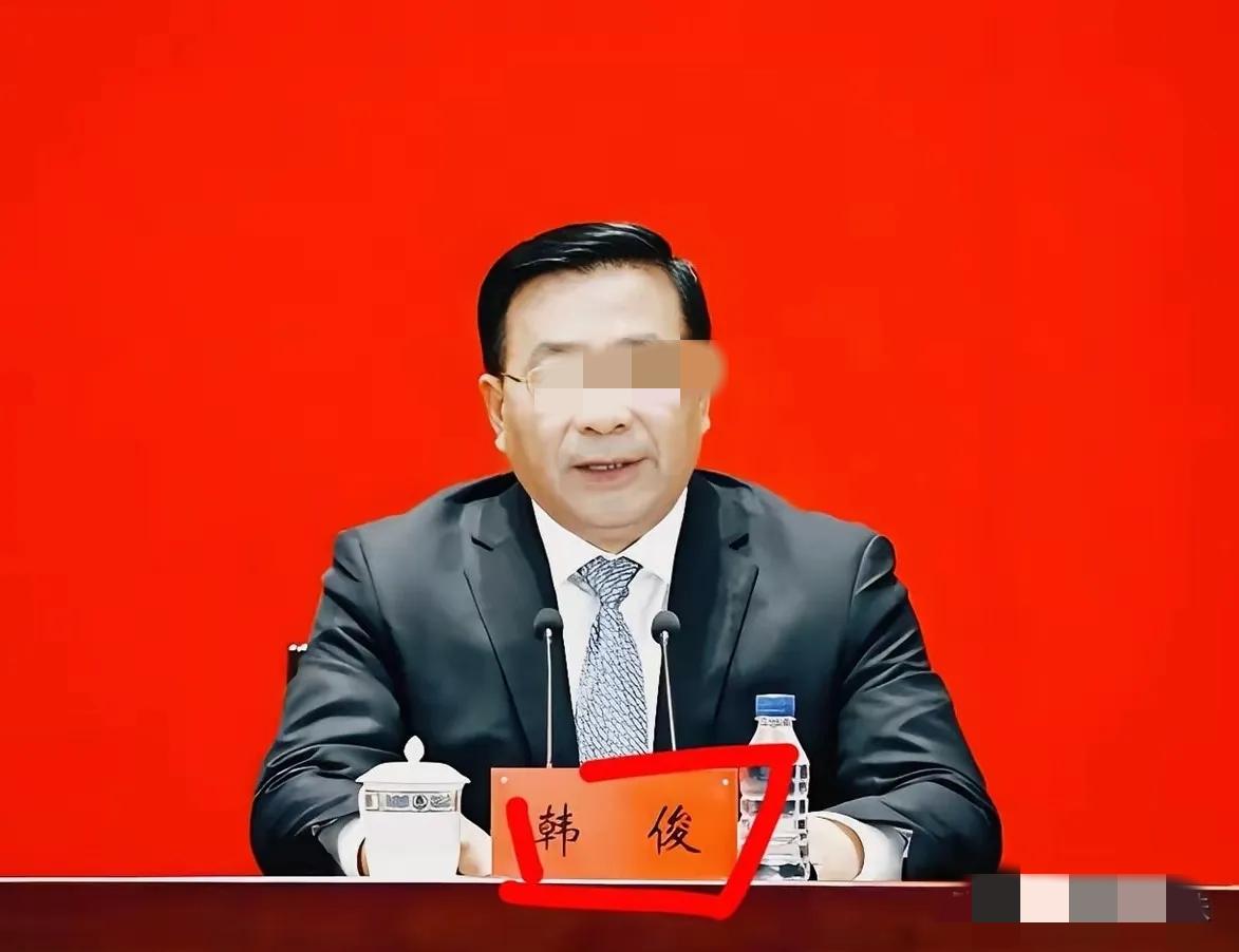 今天看到个消息，心里五味杂陈。4月30号人大常委会闭幕，表决通过了《社会救助法