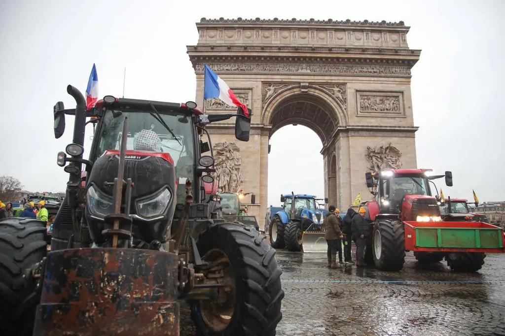 欧盟27个成员国的大多数代表日前同意与“南方共同市场”（由巴西、阿根廷、巴拉圭和