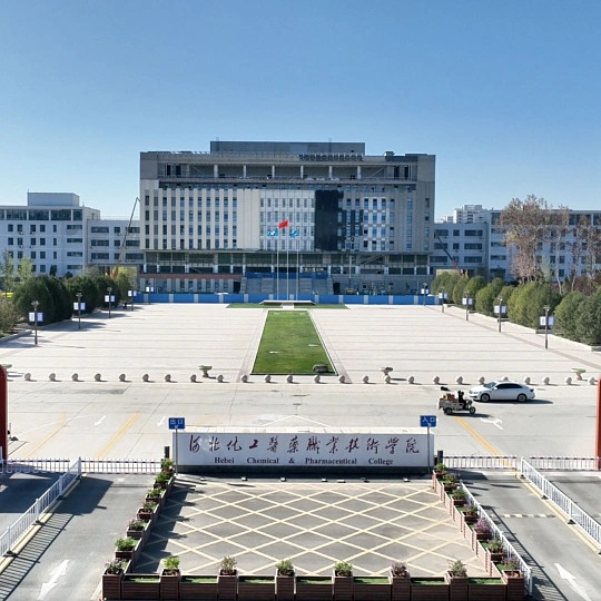 这下真的是好大专不比本科差了现在真的能看出来，好大专一点都不比本科差。很多公办大