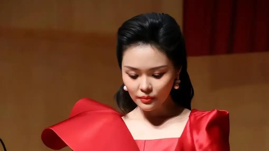 龚爽去世后，她的4个身份渐渐被人熟知！第一个身份是，女高音歌唱演员。第二