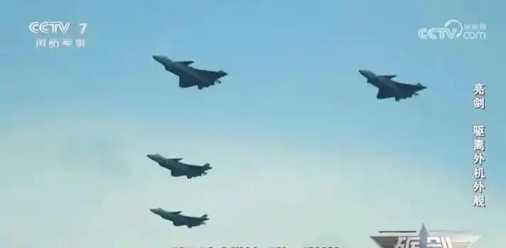 F22、F35都没有实战过，全球唯一实战四代半战机歼10C，击落6架战机，美媒：