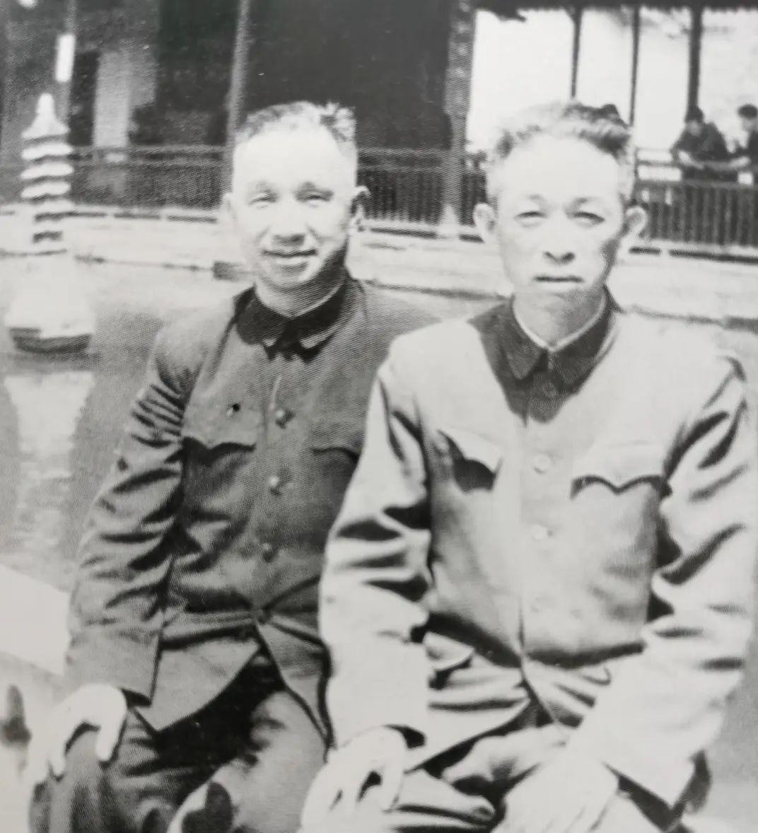 1984年2月，粟裕大将逝世。筹备送别仪式时，跟随粟裕多年的老部下、少将张文碧，