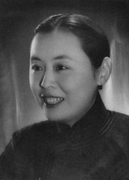 虽然徐志摩嫌弃张幼仪土气，但晚上却仍然跟她行“夫妻”之事，张幼仪晚年也曾回忆说：