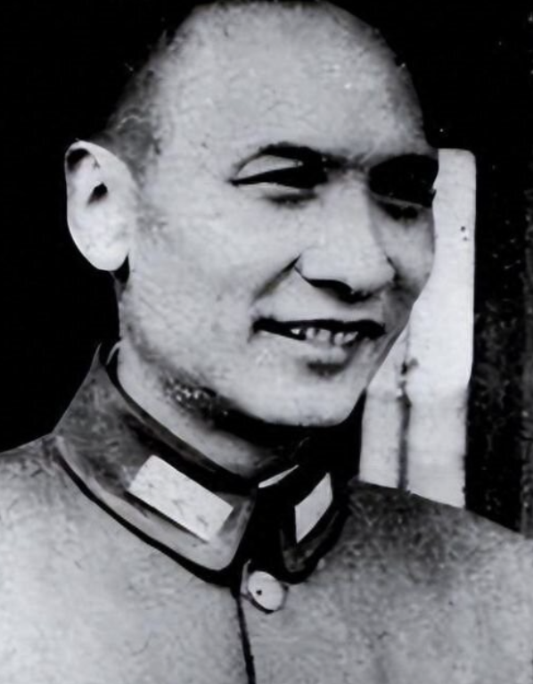 1949年9月，毛人凤拿着一份四百多人的枪决名单让卢汉签字，卢汉拒绝签字。毛人凤