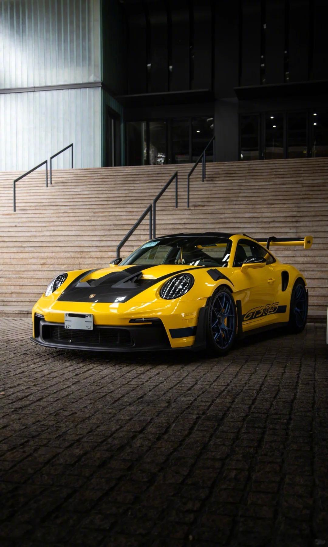 当保时捷GT3RS走进现实，只会震惊每一个人