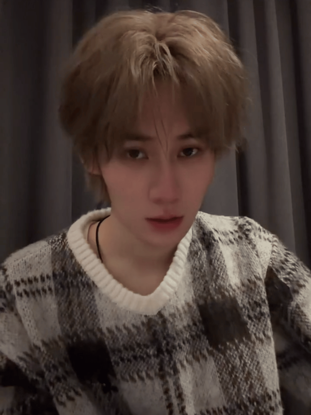 此男好帅啊！！新发色也太好看了