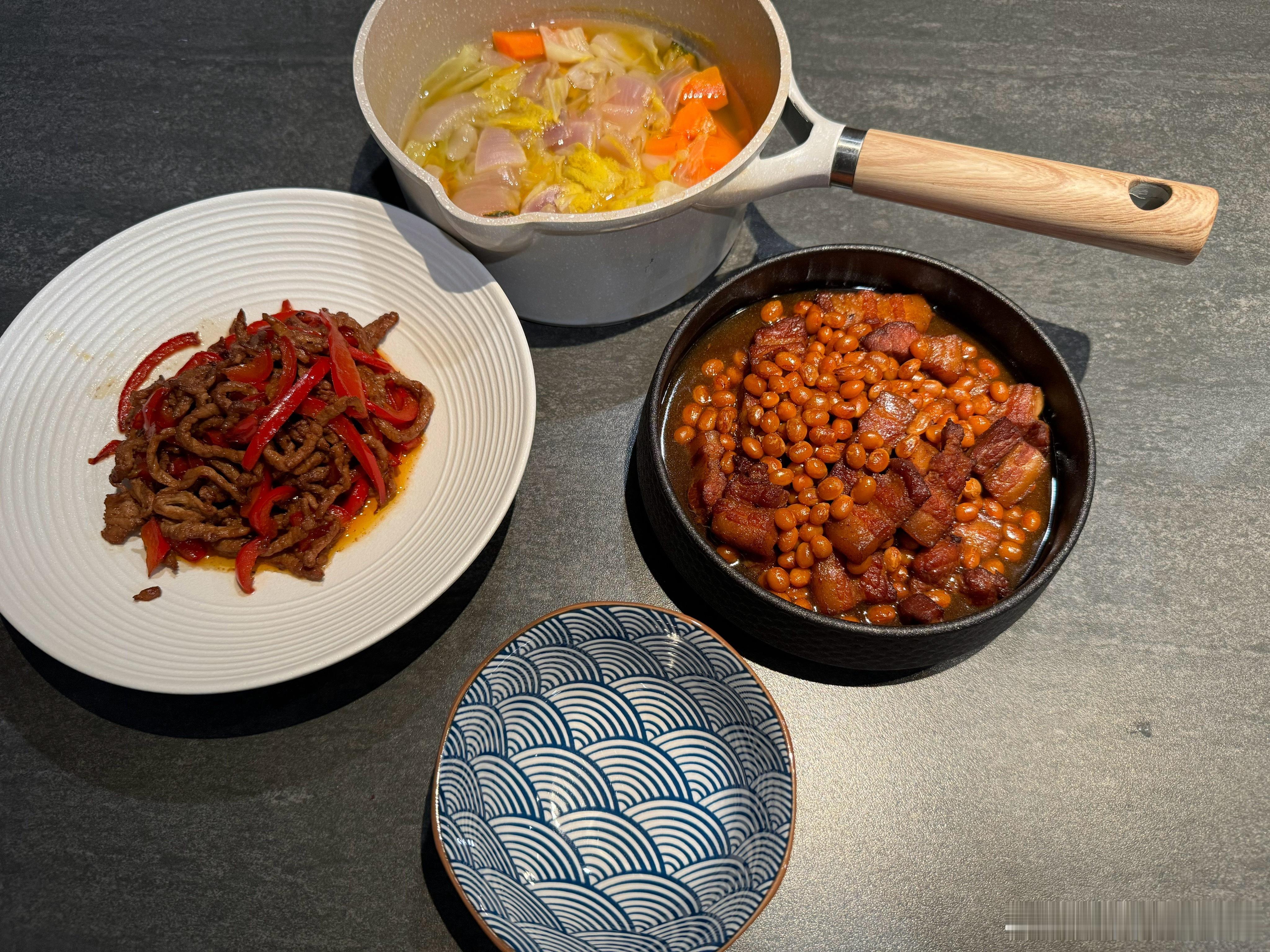 这个黄豆和小时候吃的不一样，现在好多吃的都和小时候不一样。