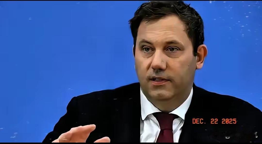 刚从中方访问回国的德国财政部长克林拜尔，在德国接受采访时警告说：我在中国已经亲眼