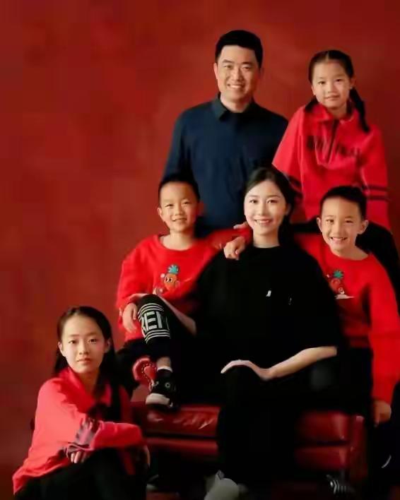 网友问：“还生？”理想说：“生！”网友:“国家的生育率都靠你了！”理