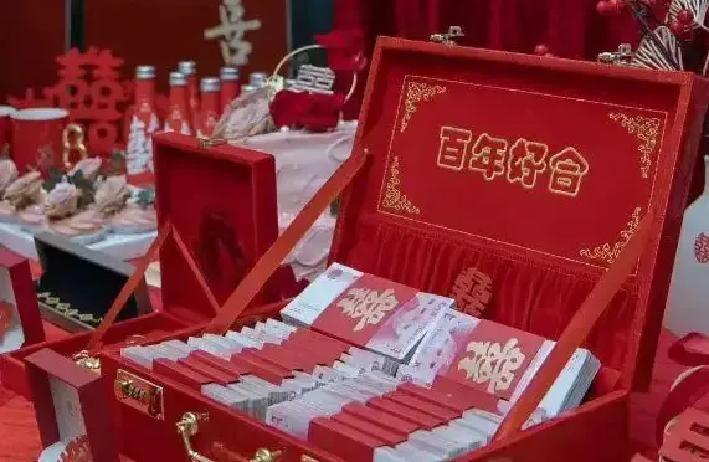 结婚的人少了，离婚的人多了，年轻人不是变冷漠了，是把婚姻算得更清楚了。8月1