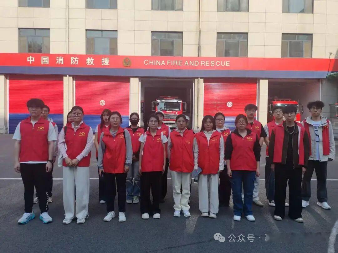 分享我这周有趣的事：走进消防队，安全记心间襄都区志愿服务联合会走进钢铁北消防