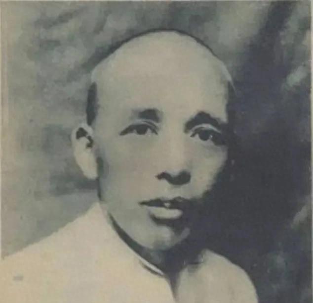 1955年，云南一个妇科医生和人吵架，忍不住大喊：“我原来是红军军长，你拿什么和