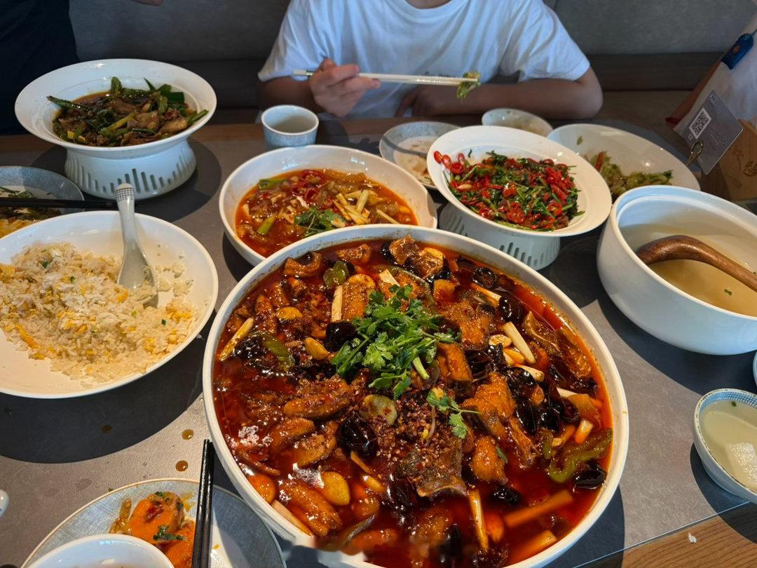 和他们在成都呆了一天话说清真回锅肉第一次吃
