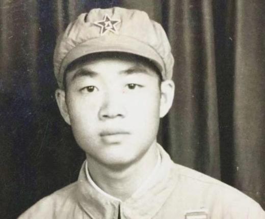 1951年，志愿军张典文擅自朝美军帐篷开了一炮，连长大怒，正要处罚他时，团长紧急