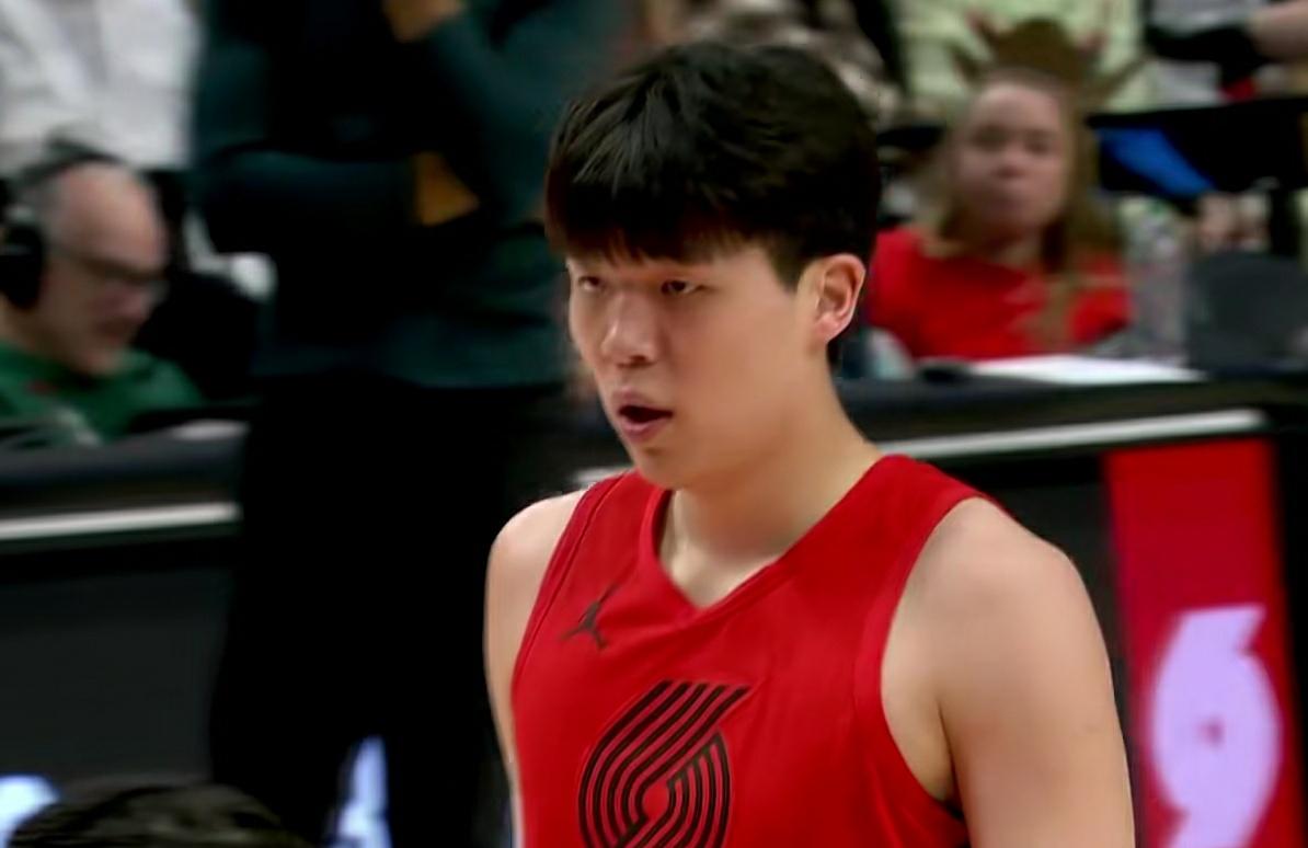 说实话：杨瀚森如果按照斯普利特的意思打下去，那路将越走越窄……先看数据表现：