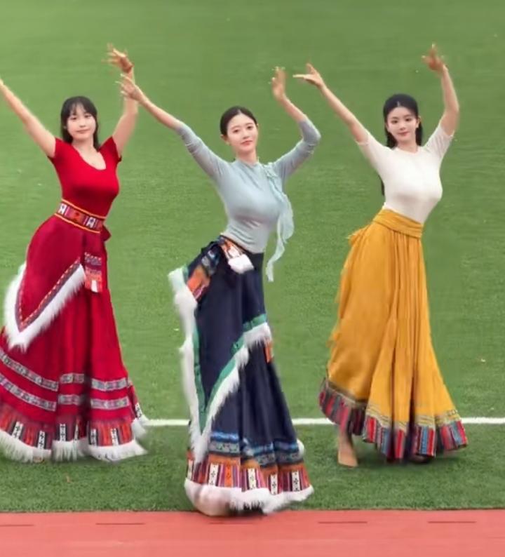 民族舞是好看！