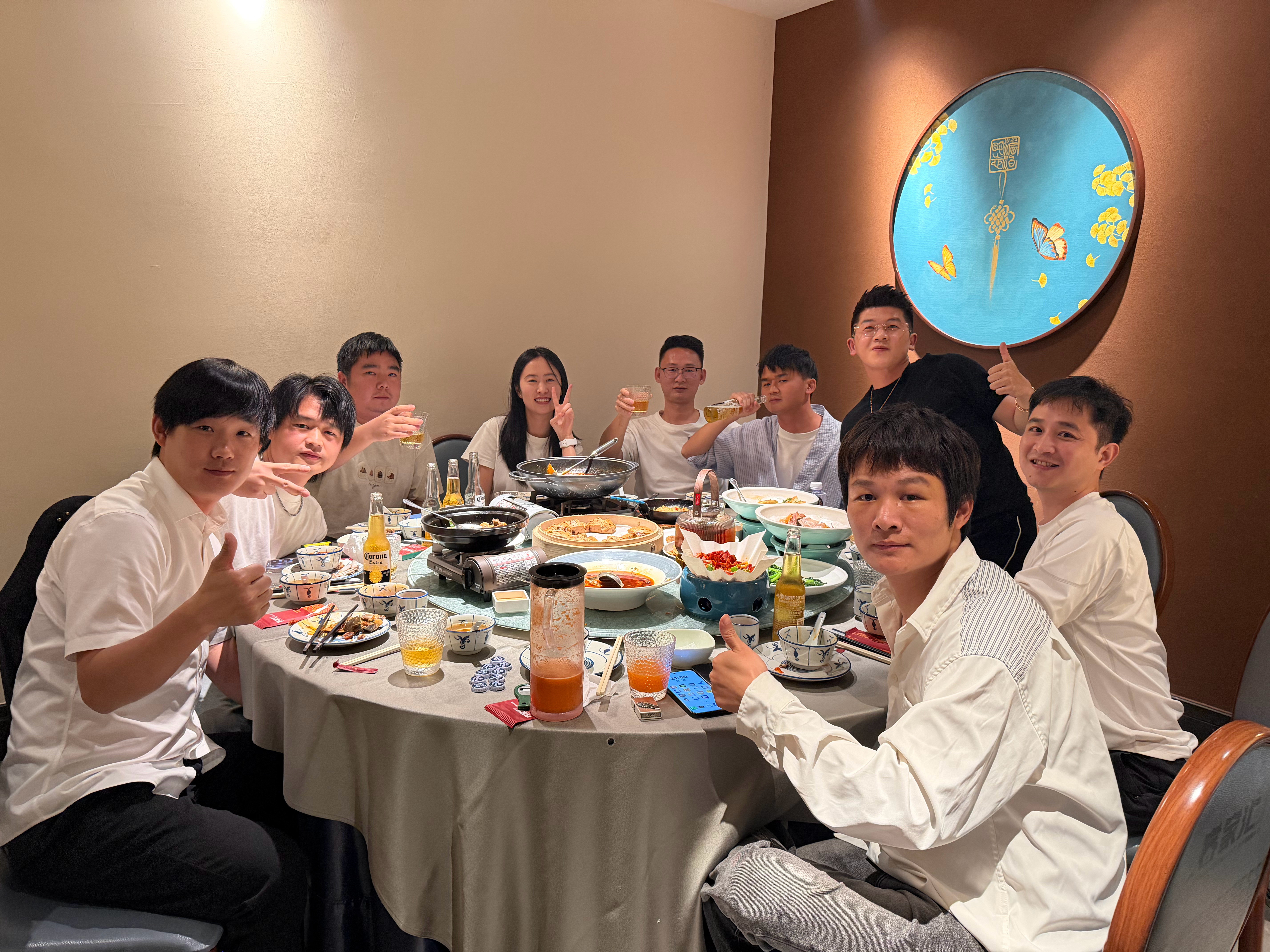 趣评测家庭欢聚一堂，做大做强，再创辉煌！​​​