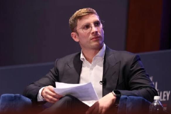 12月2日，路透社报道:“白宫周二称，本月12日，特朗普将召开会议，日本、韩国、