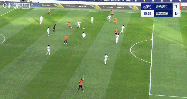 青岛海牛主场1：0赢下长春亚泰，关键时刻拿下两连胜，领先梅州客家3分，但相互胜负