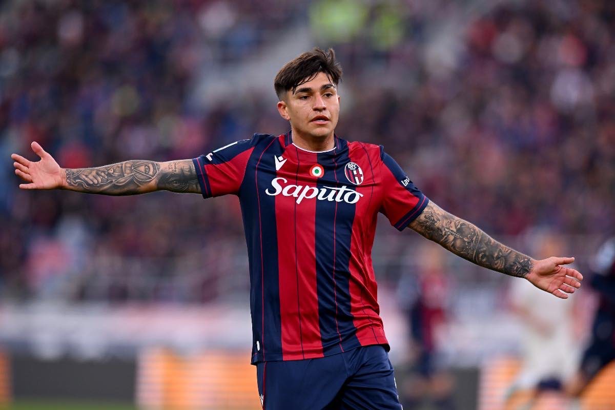 天空体育：对阿莱格里来说，卡斯特罗是米兰夏窗锋线引援的热门人选之一。博洛尼亚对他