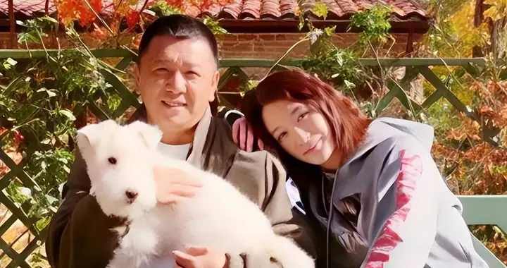 李小冉宣布离婚, 5亿宠婚骗局曝光, 11年丁克崩盘, 郭京飞没说错