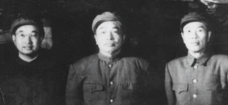 在1952年回国治病之前，彭老总亲口说，如果敌人继续大打，就推荐陈赓为志愿军司令