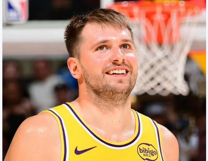 全联盟除了东契奇没人有这待遇，技犯取消，解除封禁，BUFF加成叠满了今天根据知