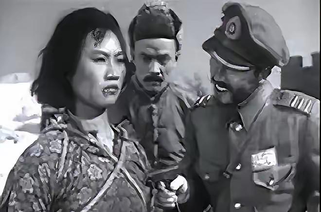 1950年冬，杀害刘胡兰的凶手张全宝化名潜藏在山西运城。一次，他乔装观看歌剧《刘