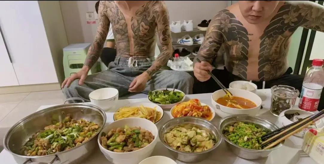 这顿饭吃的，我是提心吊胆