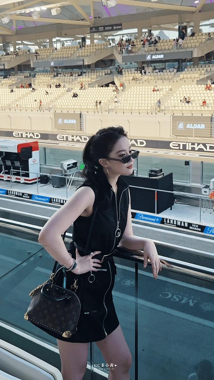 ▷F1阿布扎比×刘亦菲|又酷又美！！迷死我了·刘亦菲·刘亦菲阿布扎比