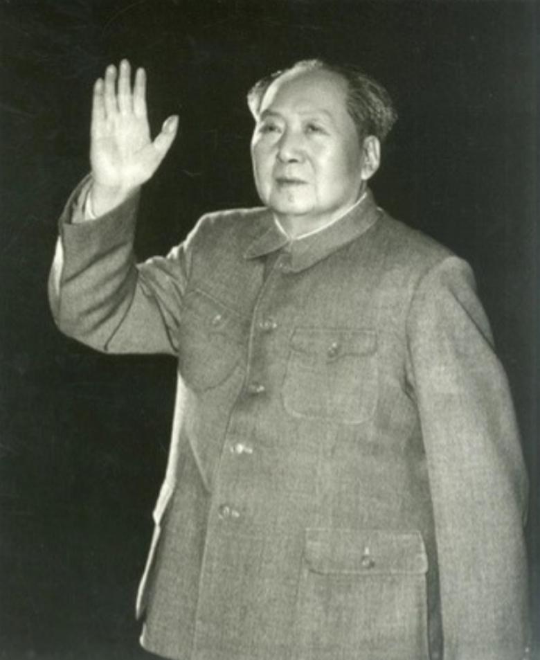 🌞1974年，毛主席打了自己人生的最后一战，81岁高龄仍抱病指挥，给中国换