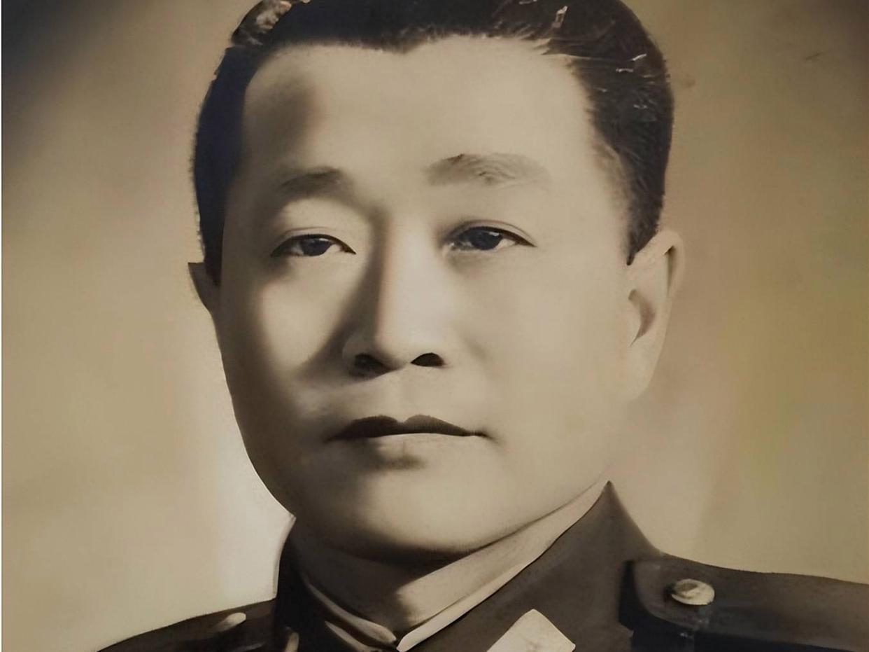 杜聿明这辈子服过谁？输给粟裕，他说“技不如人”；输给毛主席，他憋出四个字：“心甘