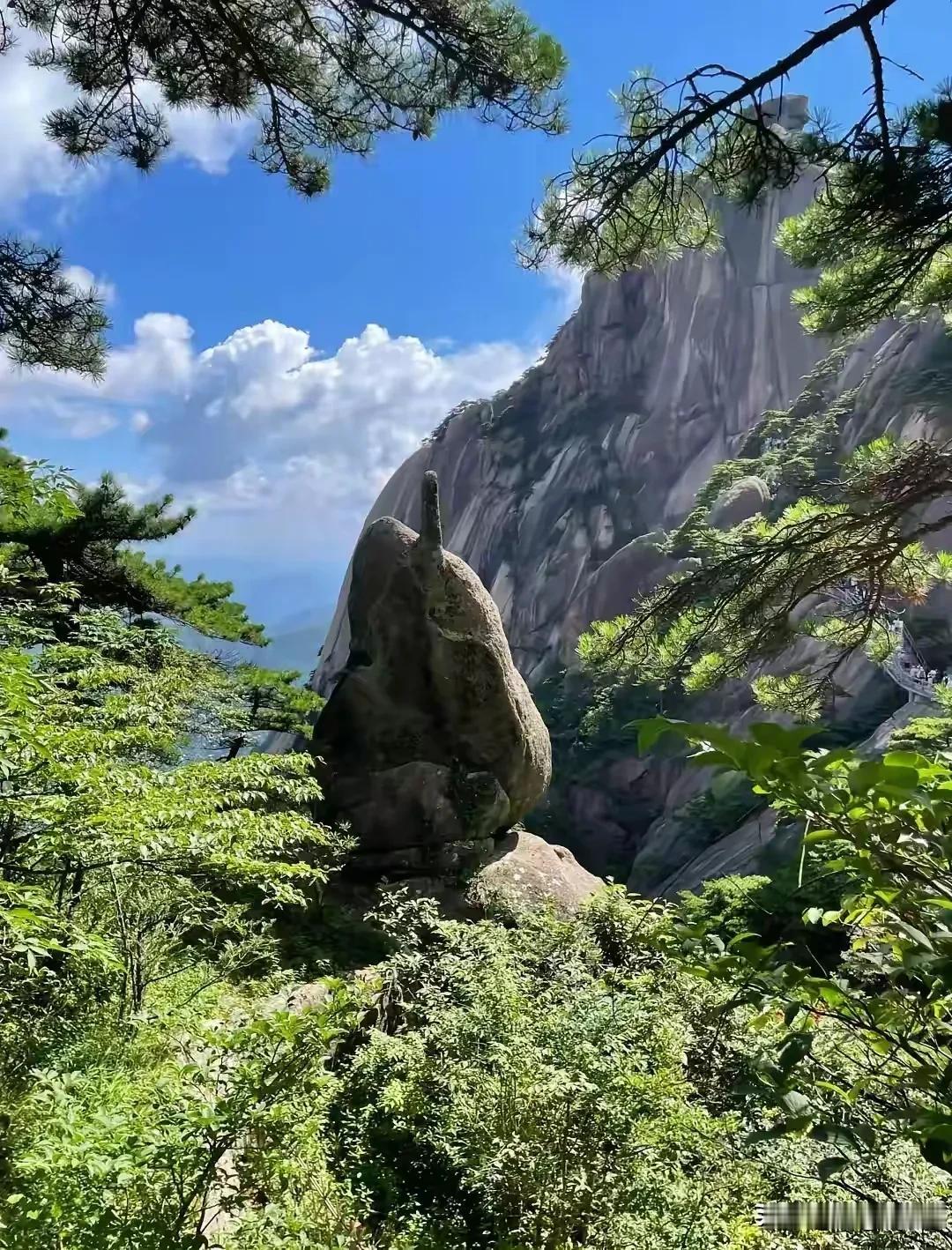 上联:且宿云湖听叶语下联:醉枕松涛入梦乡横批:物我两忘