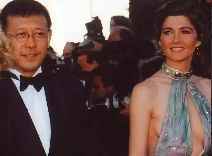 现在最开心的应该是，导演姜文的前妻桑德林了，开心的不是自己又发了新的论文，