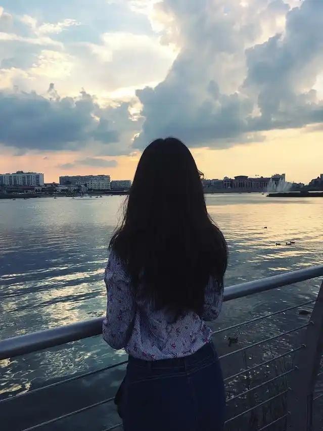 人在做，天在看，因果从不饶过谁善有善报，是世间最温暖的因果；恶有恶报，是世