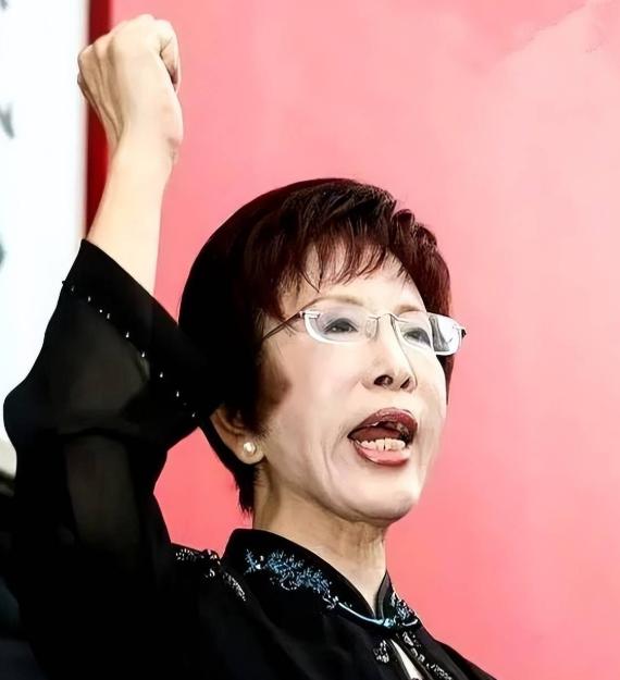 郑丽文椅子还没坐热，洪秀柱就开始喊话了！洪秀柱这次说的全是重点她告诉郑丽