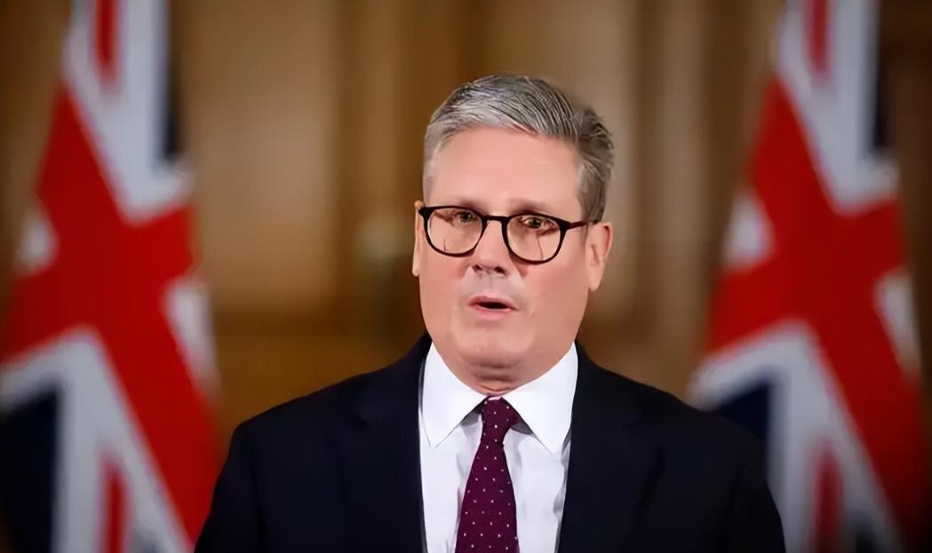 特朗普没想到，估计普京也没想到，英国首相居然当着全世界的面，说了一句“中国，