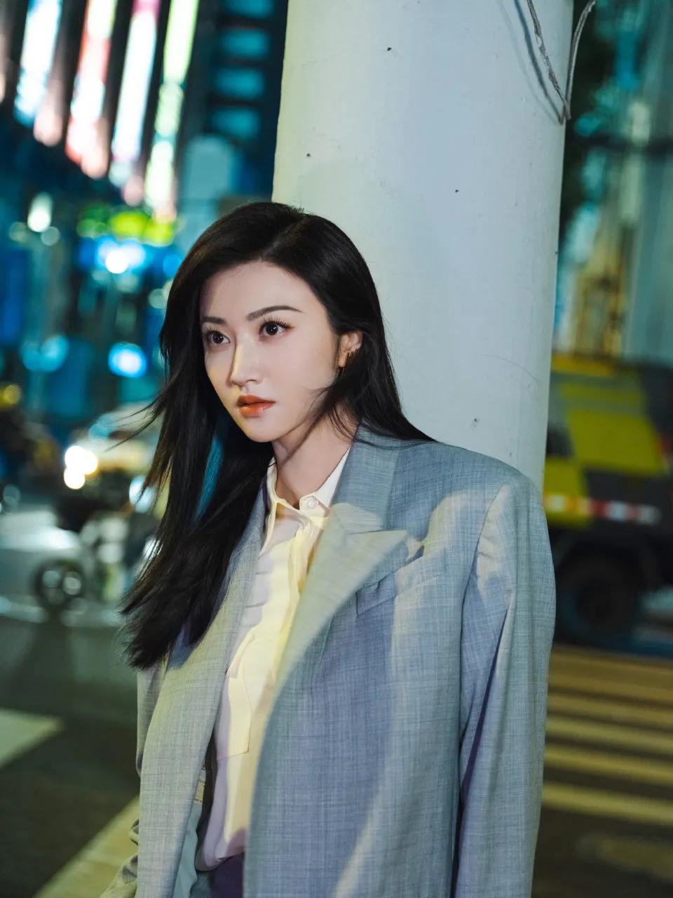 景甜美图分享，清新自然灵动女神美如画优雅美图分享邻家甜美女神一组美女照😜