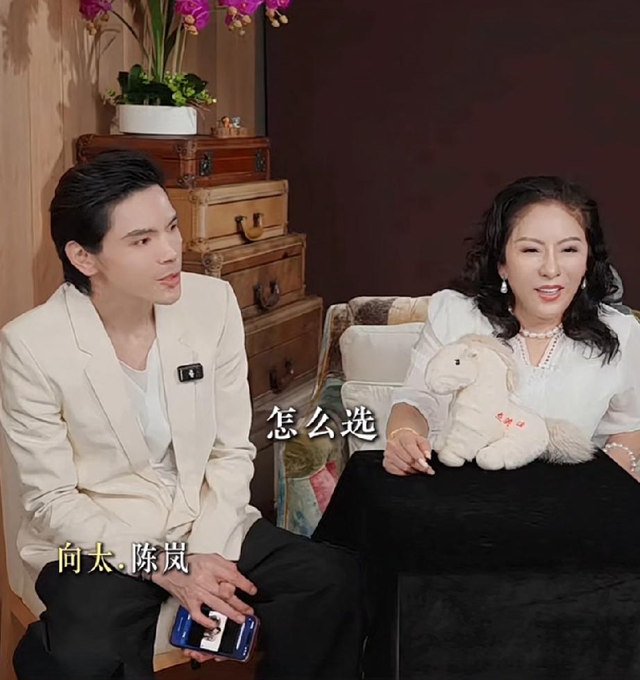 有人问向佐怎么选的郭碧婷做老婆？向佐说应该问郭碧婷为什么选他，郭碧婷比他还出