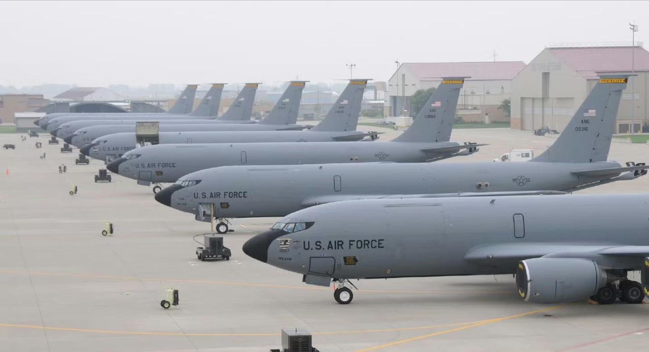 重大胜果！伊朗今天对沙特阿拉伯的美军基地发射多枚导弹，成功突破美军防空袭击中基地