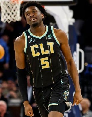 广东队已经报价NBA球员马利克·威廉姆斯，杜锋对萨林杰失去耐心，朱芳雨加快了大外